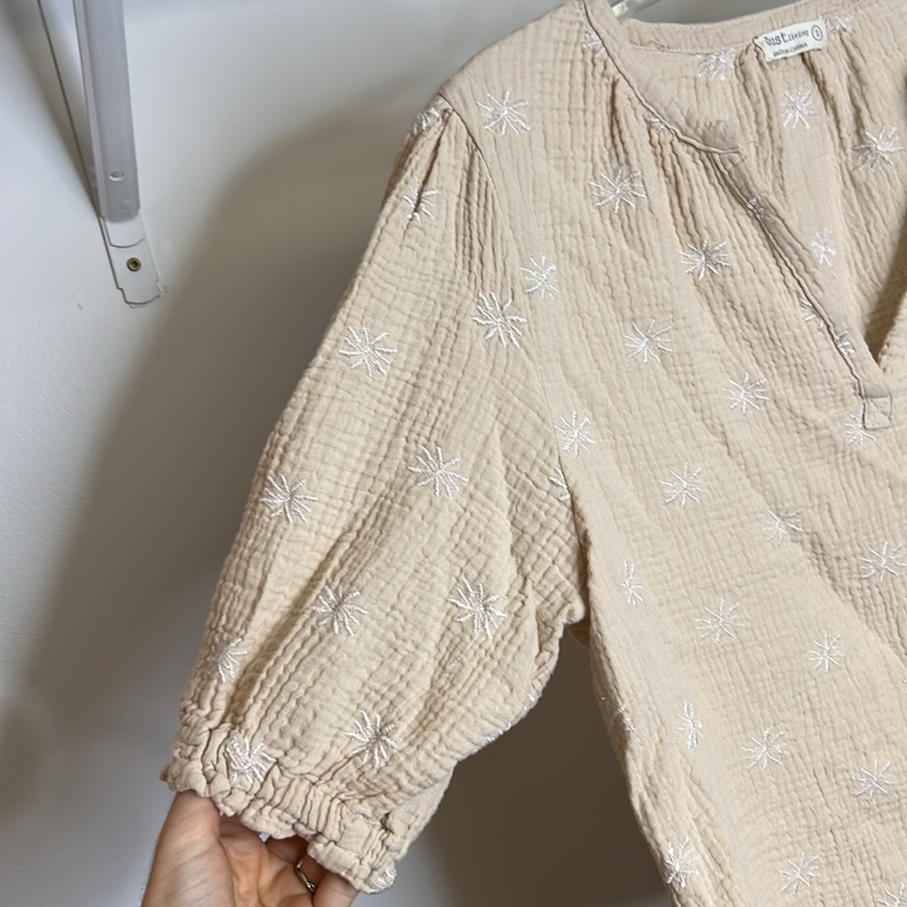 100% Cotton Cream Embroidered Puff Sleeve Peasant Top - Picture 4 of 6